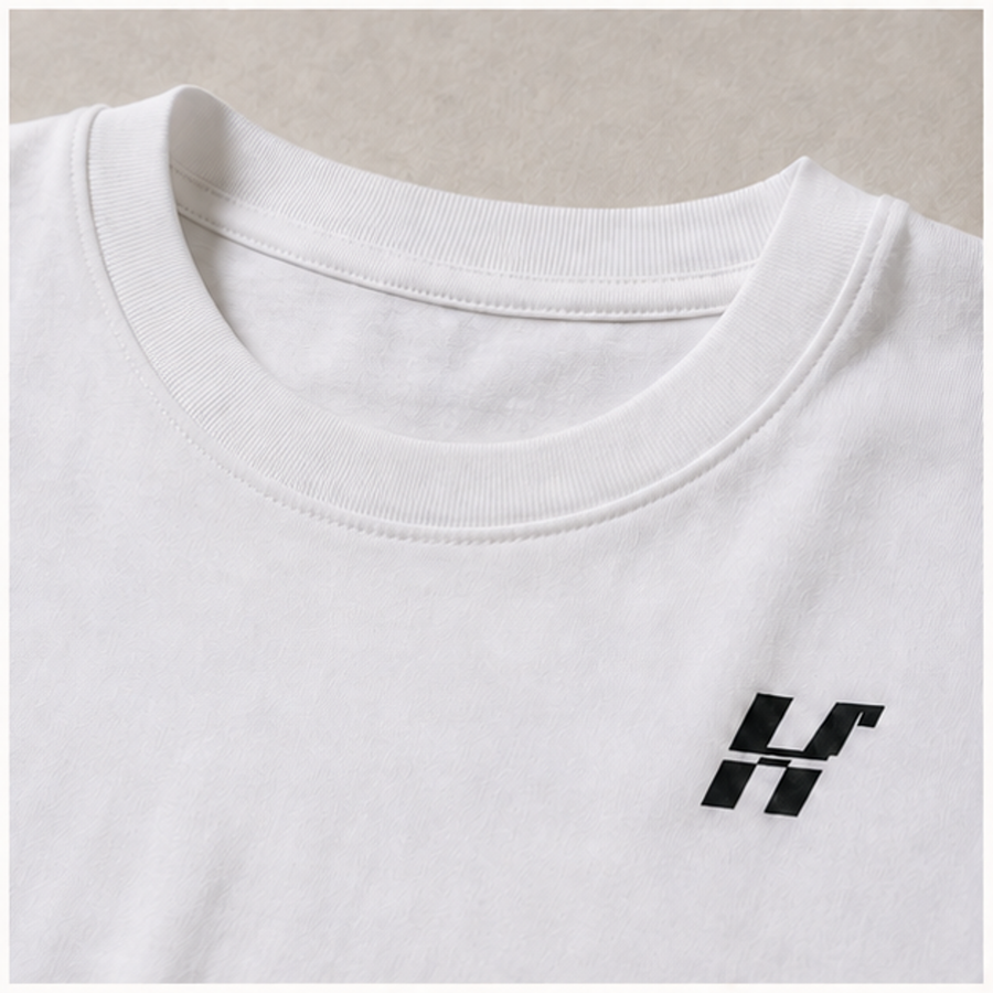 H 标识短袖 — 圆领与 H 标识